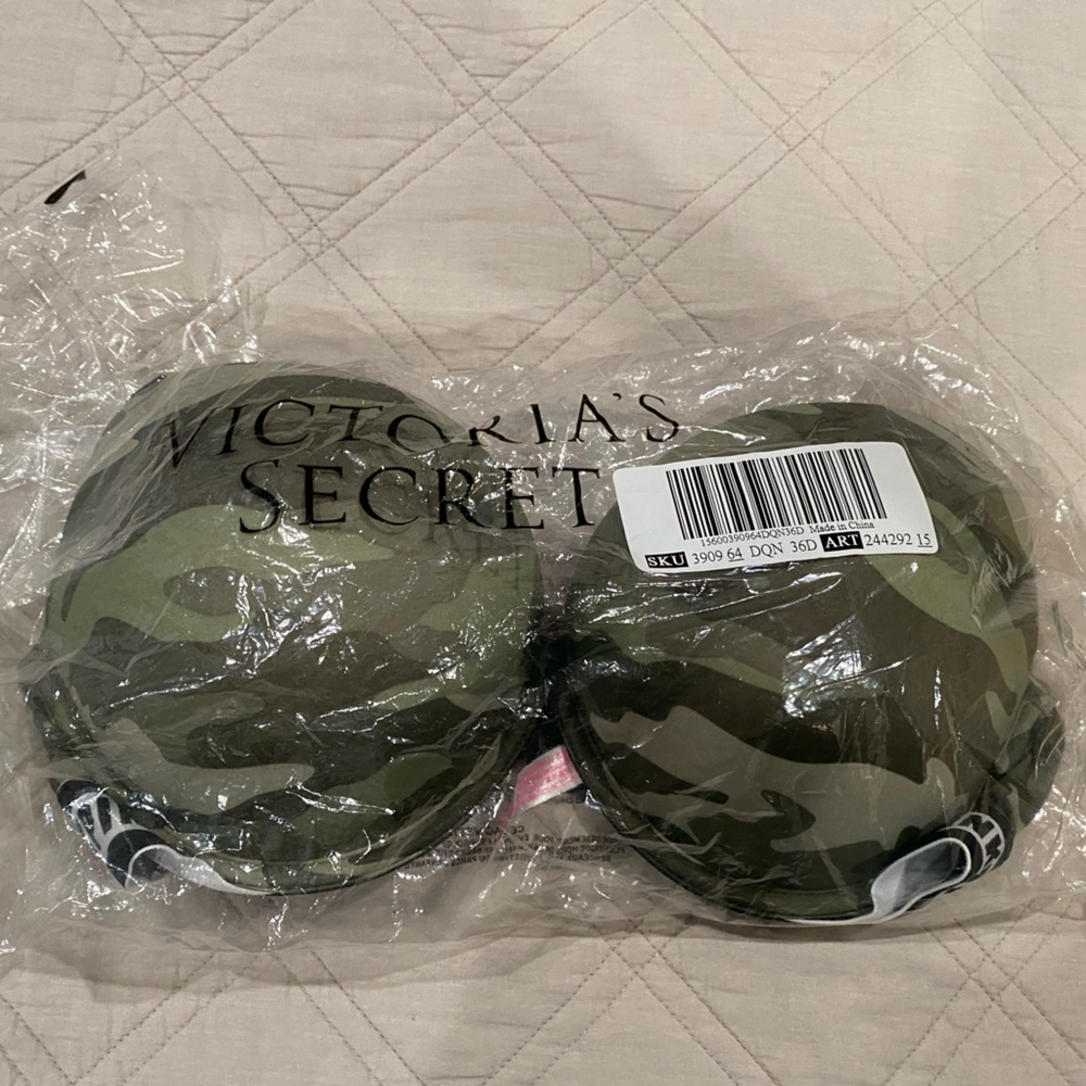 NWT 36D Victoria's Secret Camouflage Bra - Picture 2 of 6